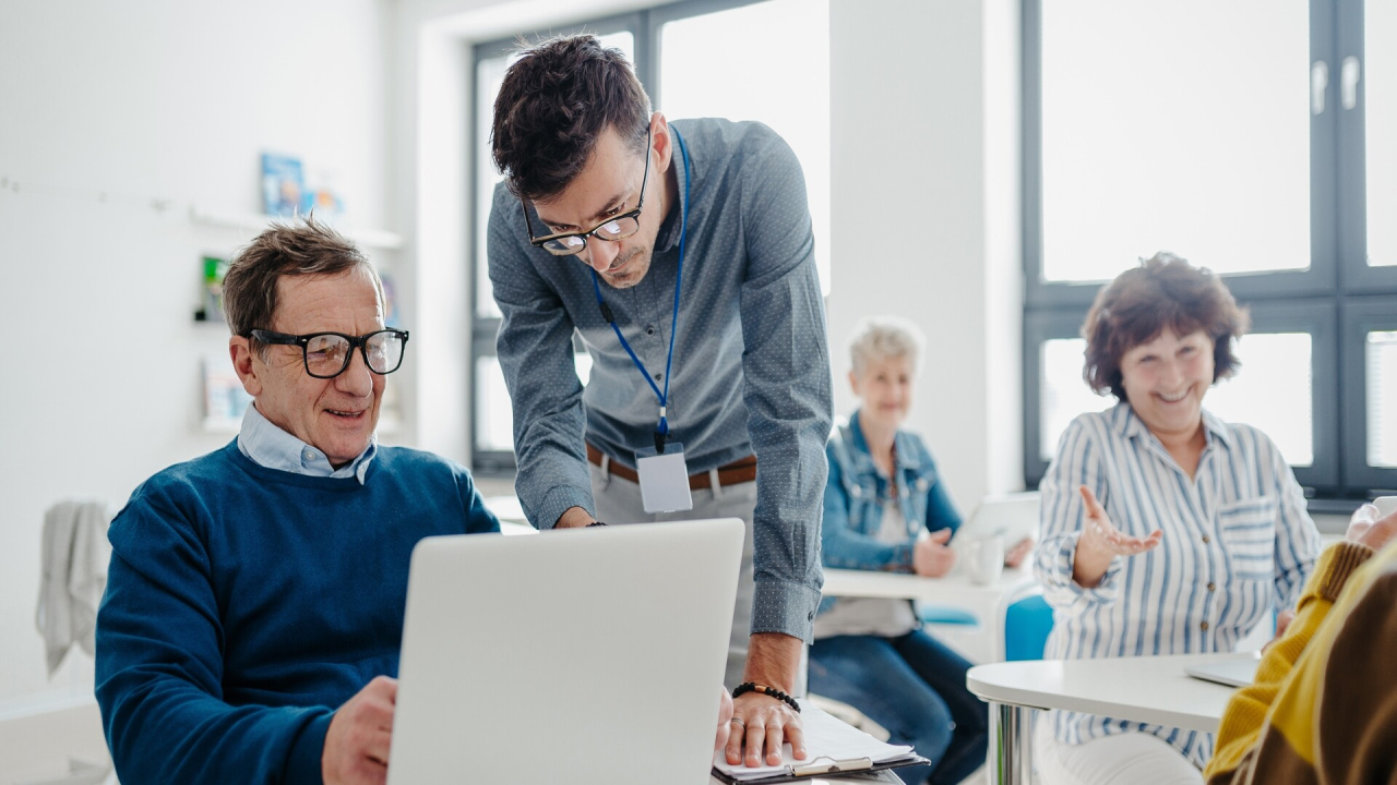 LA REALIDAD LABORAL DE LA GENERACIÓN Z: TALENTO DIGITAL ALTO, PERO BAJA CONSOLIDACIÓN EN EL EMPLEO