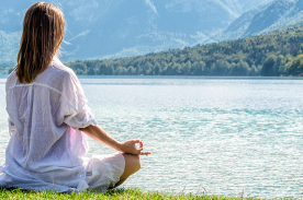 Mujer y yoga